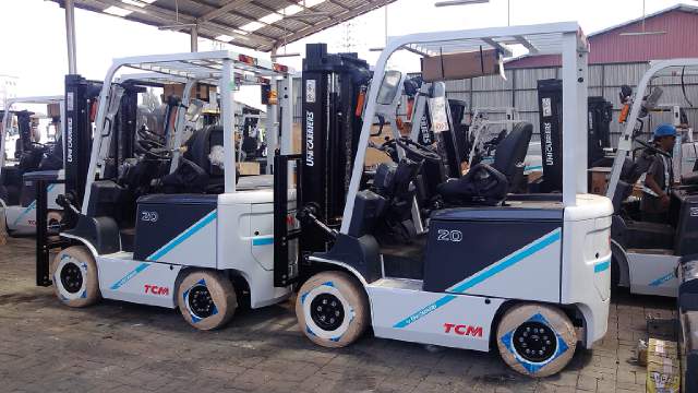 battery forklift tcm